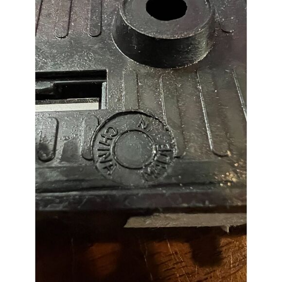 Vintage pencil sharpeners Antique TV and Wishing Well - Picture 6 of 6